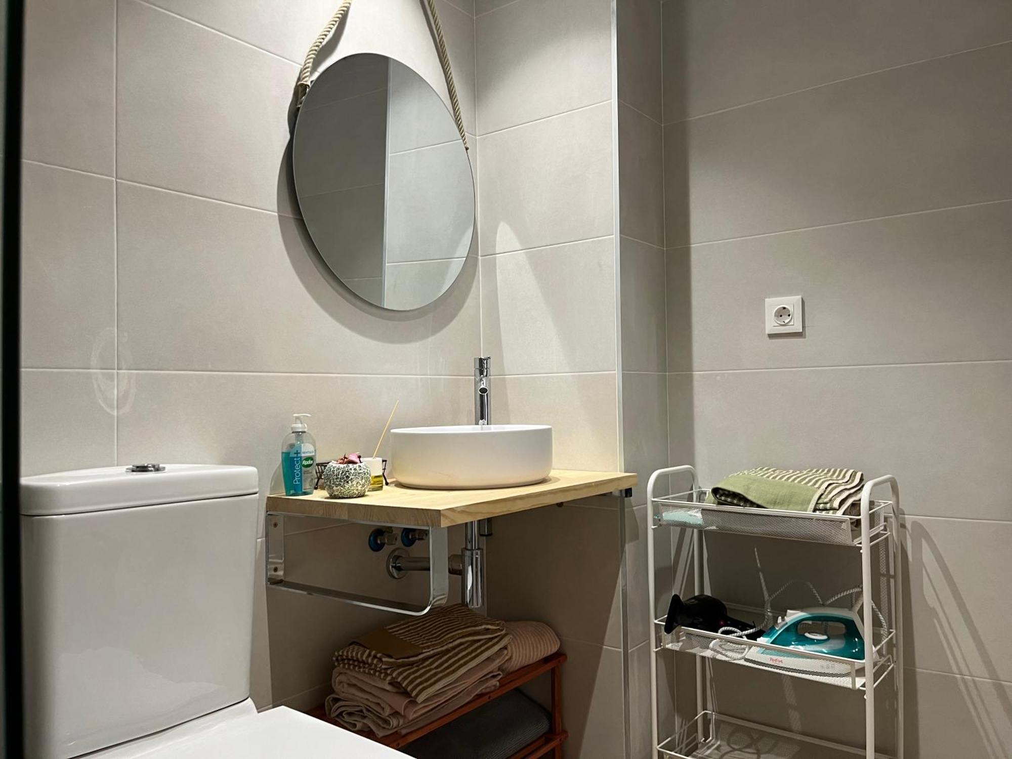 Quiet In A Park Close To The Sea & & Subway No-4 * Valenza